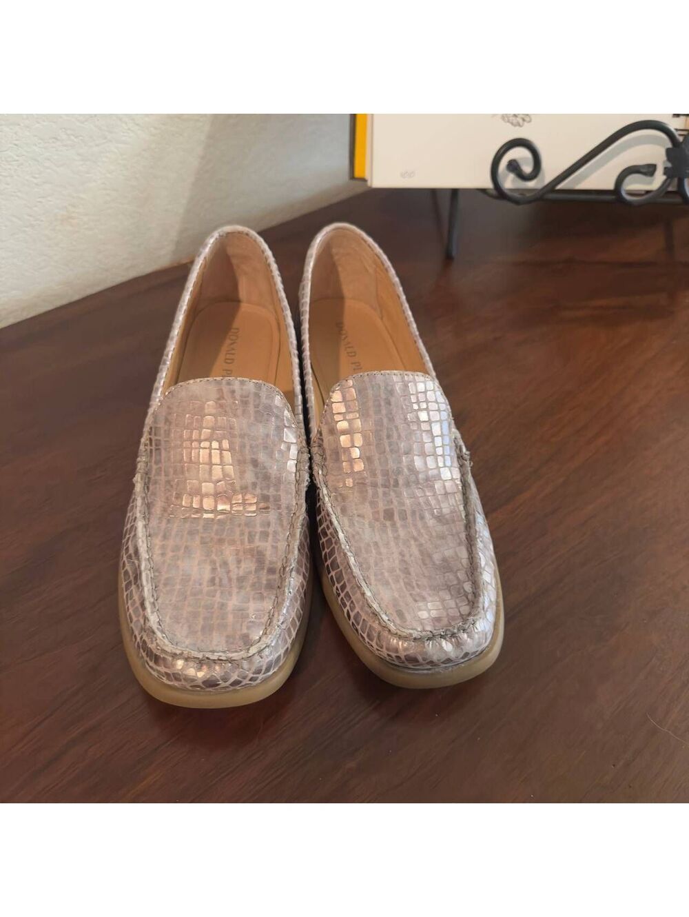 Donald Pliner Marceline 8.5M Metallic Leather Croc Loafers Slip On Comfort - Picture 1 of 6